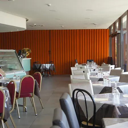 奥圣安德烈亚酒店 萨尔扎纳