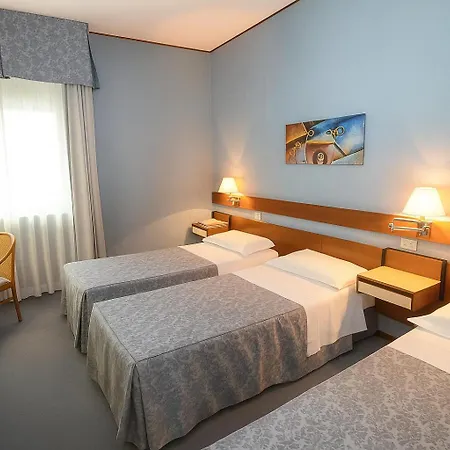 奥圣安德烈亚酒店 萨尔扎纳