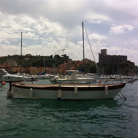 Отель Al Sant'andrea 3*