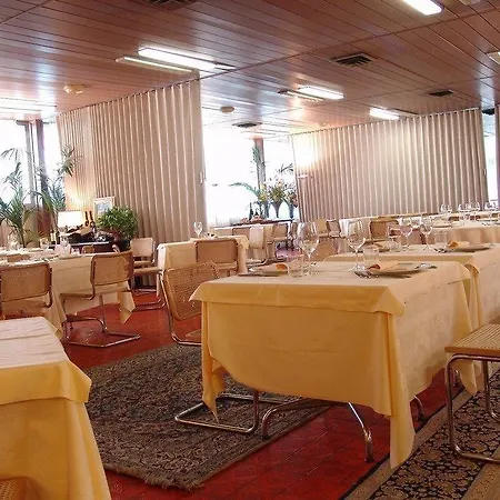 Al Sant'andrea Hotell 3*